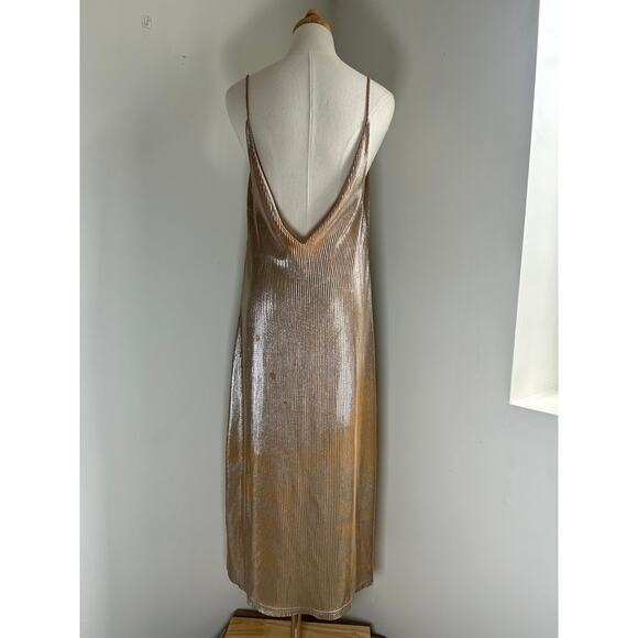 Metallic Gold Silver Spaghetti Strap Backless Flowy Shift Dress Womens M - Picture 7 of 11